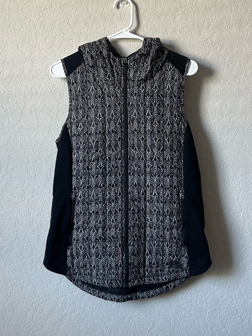 The North Face Black White Patterned Thermoball Hooded Vest